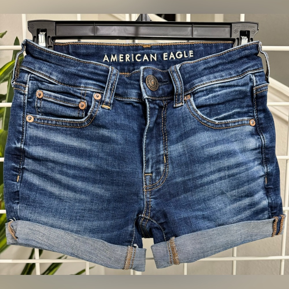 AE Ne(x)t Level high v-rise denim short shirt size 0